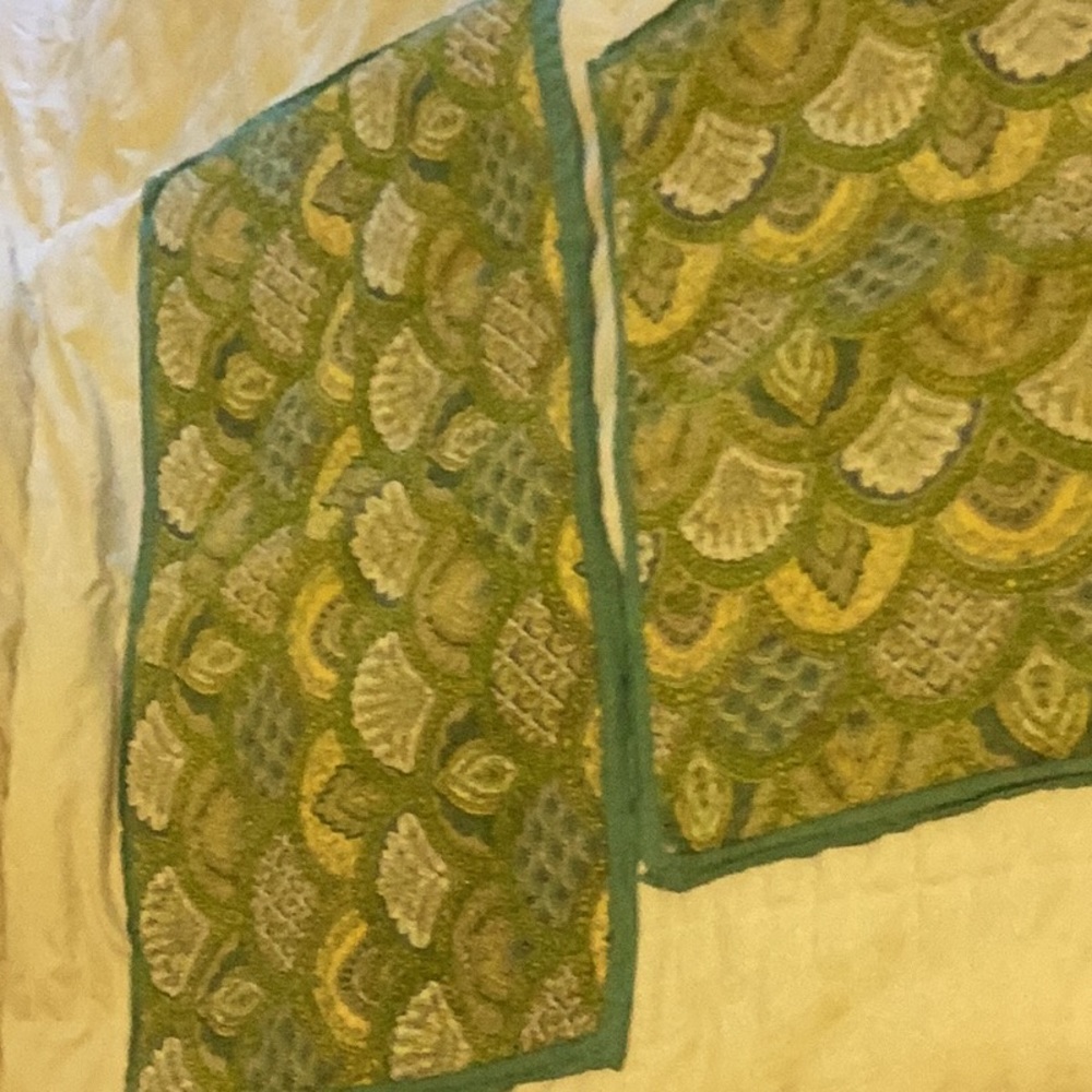POTTERY BARN pillow shams